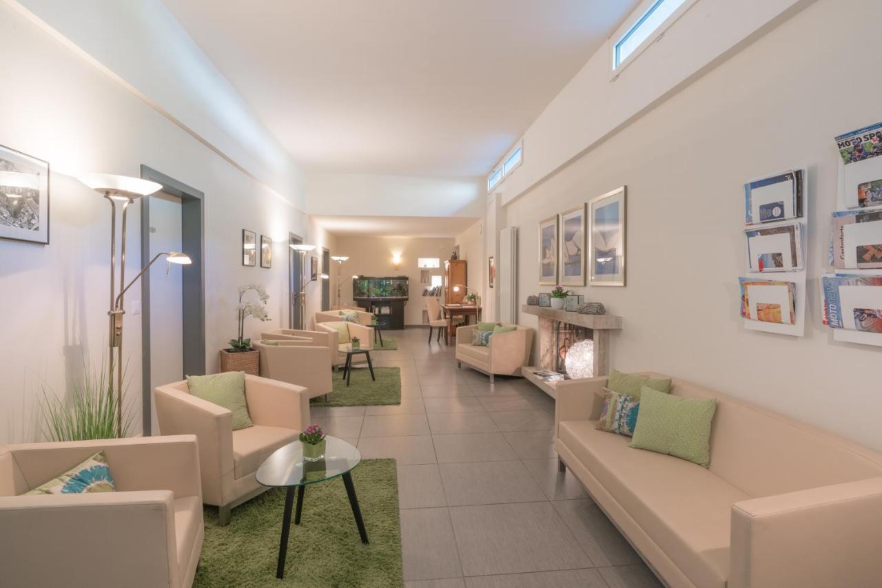 Charme Hotel Barbate Tegna エクステリア 写真
